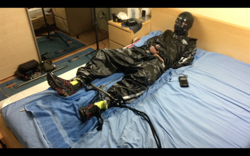 EMOBCSMSLAVE’S BREATHLESS SWEAT SUIT CUMSHOT - For free for a limited period -
